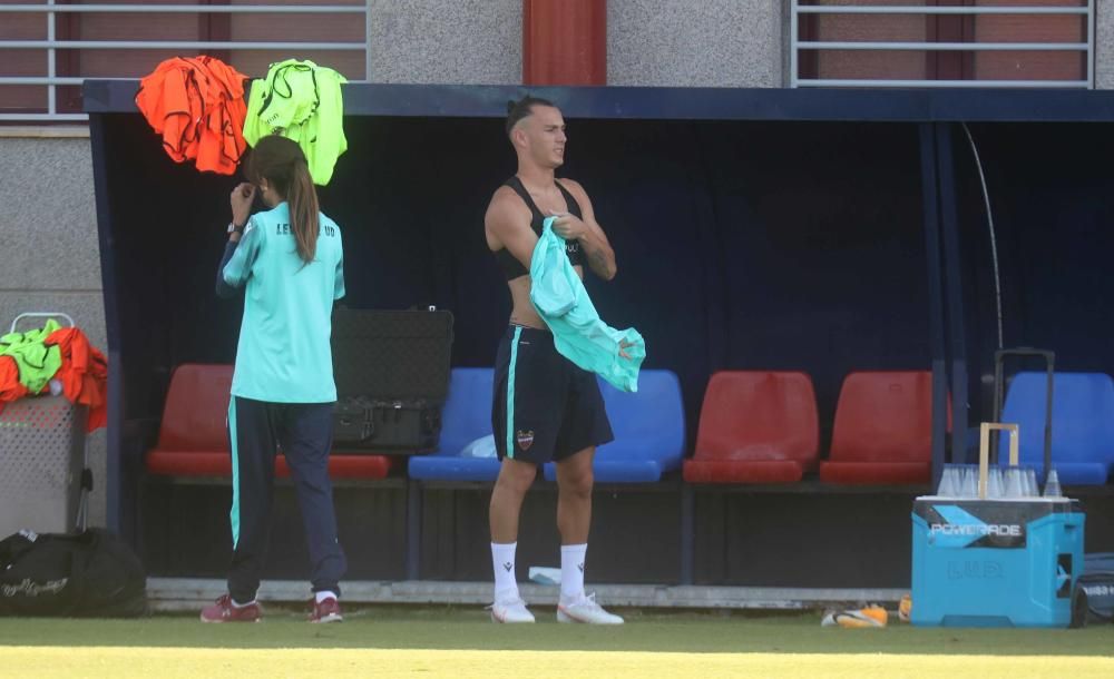 El Levante abre el entrenamiento a los medios