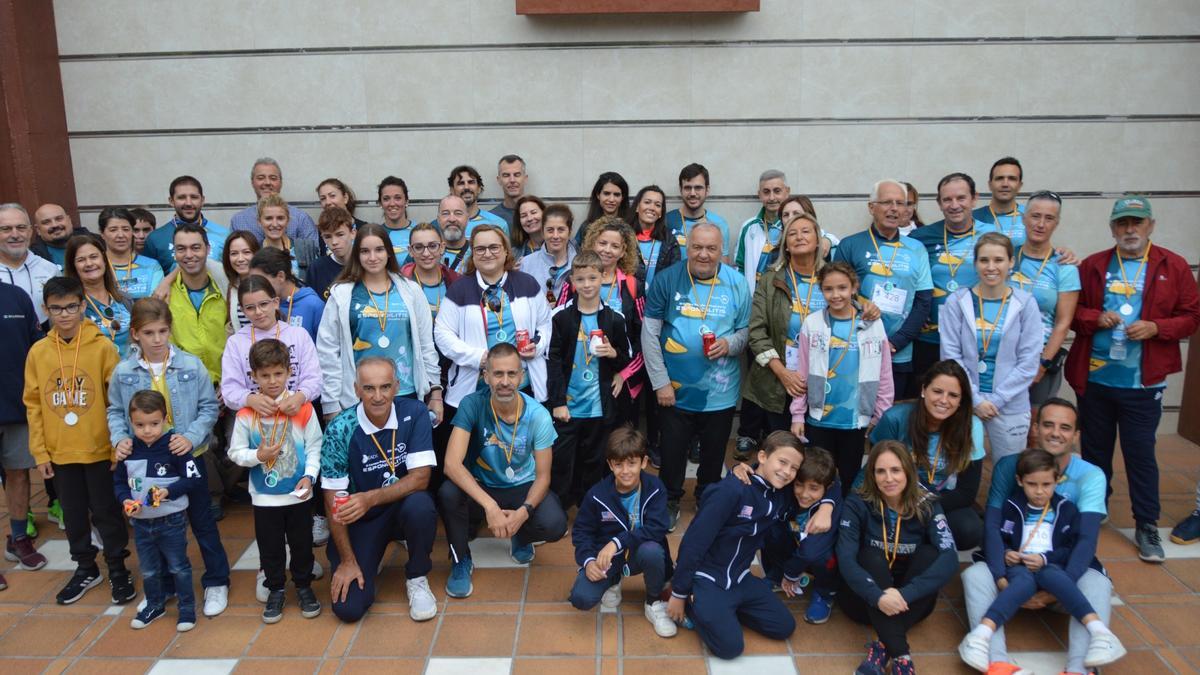 Algunos de los participantes en la tercera edición de la carrera de Aceade.