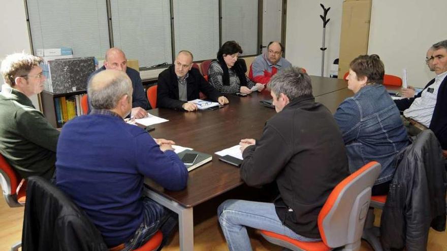 El comité comarcal de Unións Agrarias se reunió en su sede de Lalín. // Bernabé/Javier Lalín