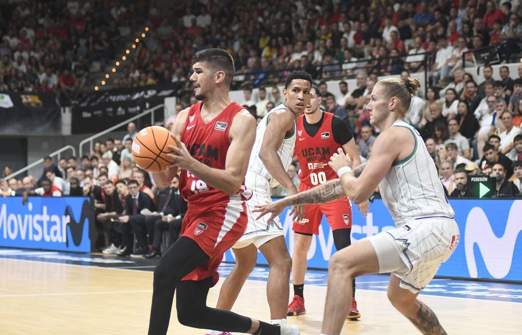 Todas las imágenes de la semifinal de la Supecopa entre el UCAM Murcia y el Unicaja