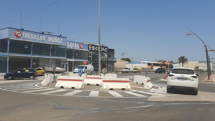 En estas circunstancias se encuentra la antigua N-340 tras el abandono de la constructora por su paso