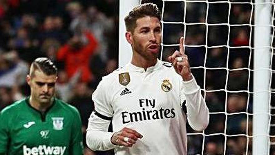 Sergio Ramos celebra l&#039;1-0 del Madrid, que el va marcar ell de penal