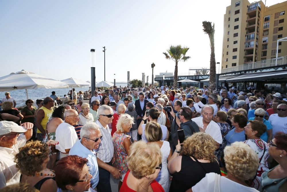 Docenas de vecinos acuden la inauguración de las obras de remodelación del paseo de Punta Margalla