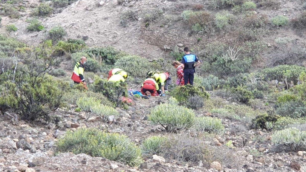 Un helicóptero rescata a una senderista herida en Ladera Alta