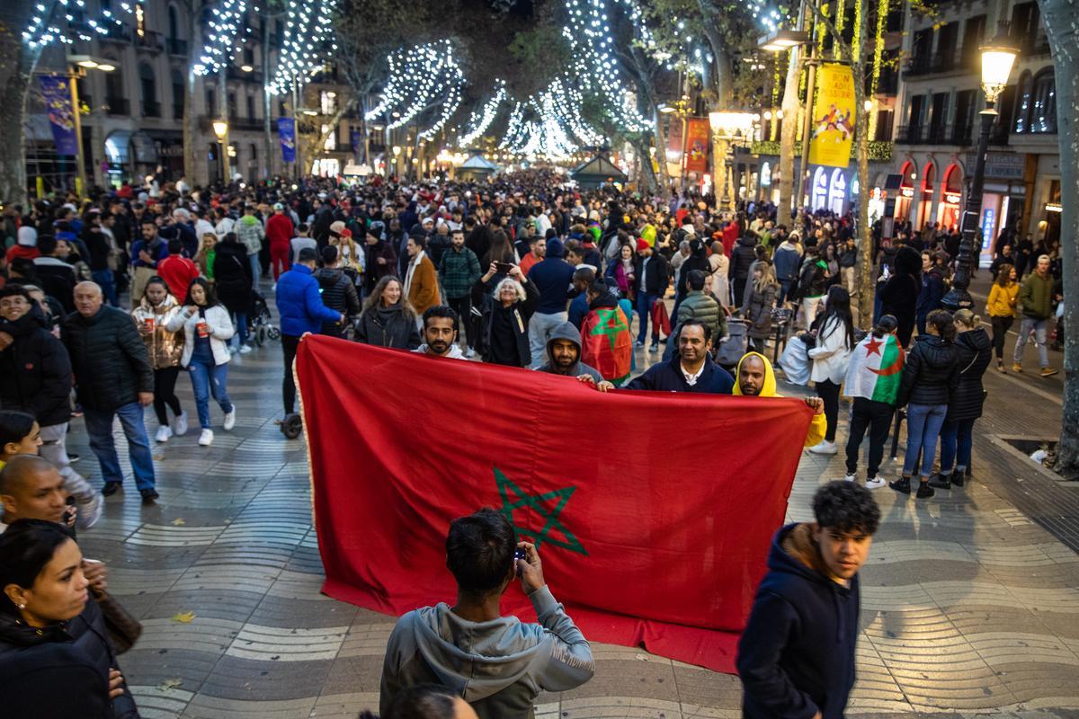 La celebración de la victoria histórica de Marruecos en el centro de Barcelona