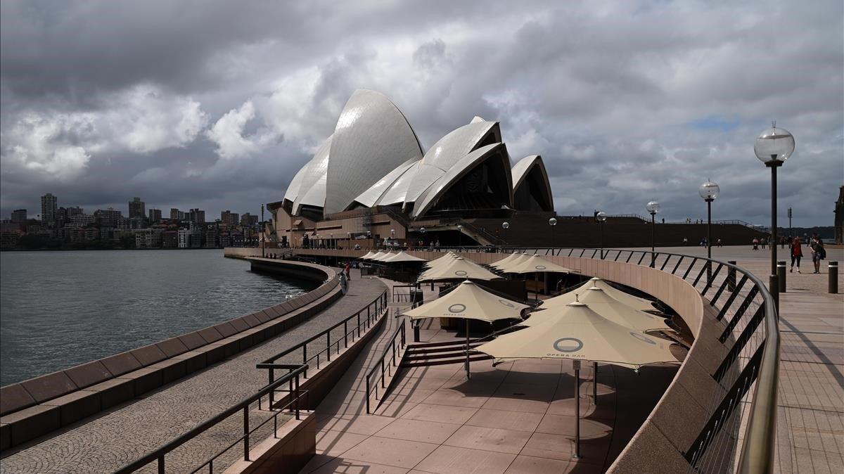 segea52891190 sydney  australia   23 03 2020   view of the empty opera bar200323094702