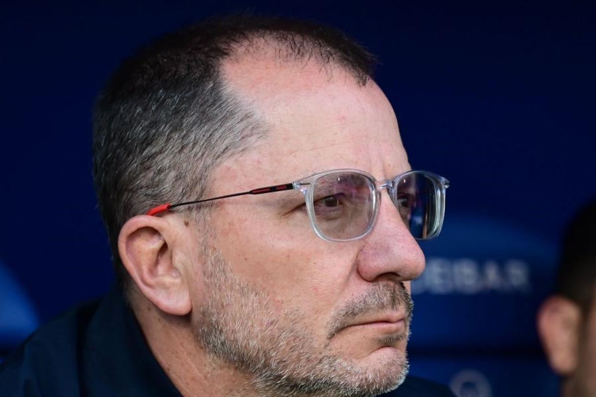 Romero, en el banquillo del Ceuta.