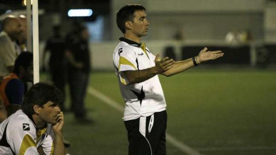 Garitano, durante el encuentro del pasado domingo en Ontinyent.