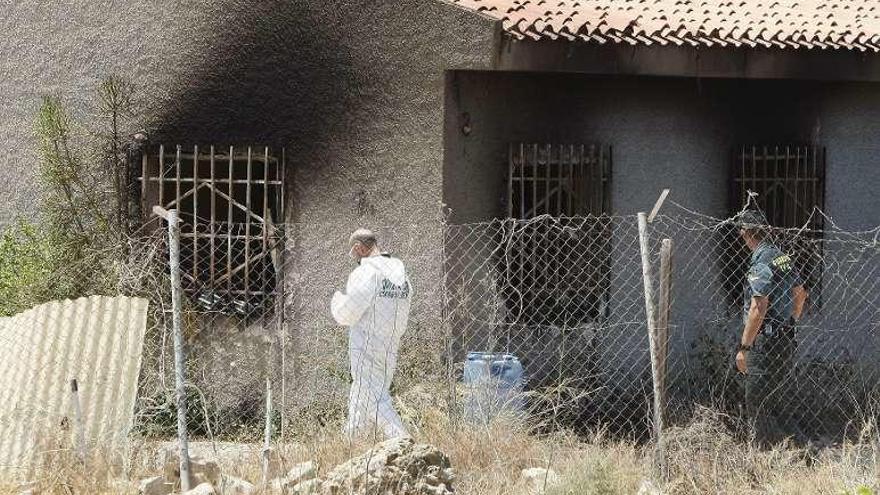 La mujer y los 2 niños muertos en una explosión en Villajoyosa habían sido apuñalados antes