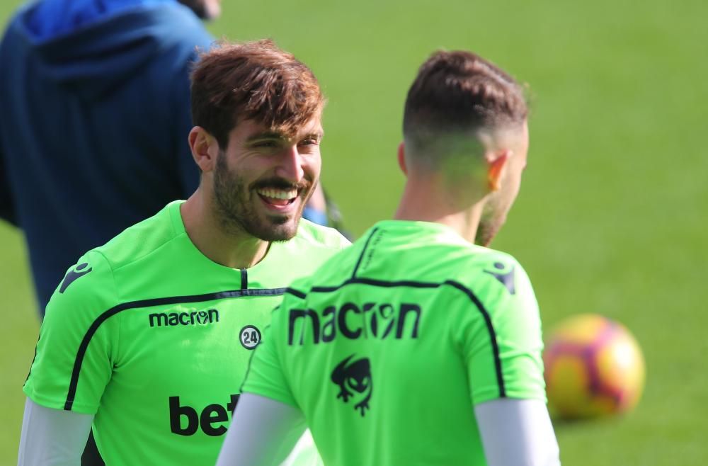 Gran ambiente en el entrenamiento del Levante UD