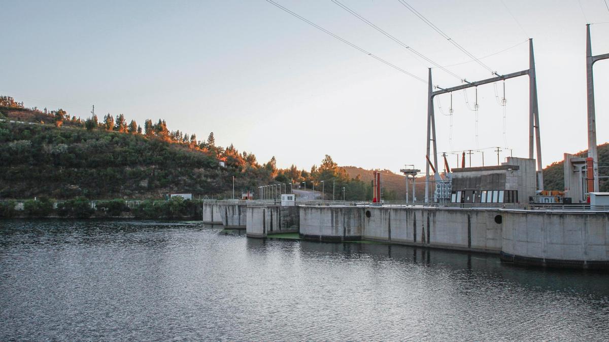 Instalaciones de la central hidroeléctrica de Cedillo, situada en la provincia de Cáceres, en una imagen de archivo.