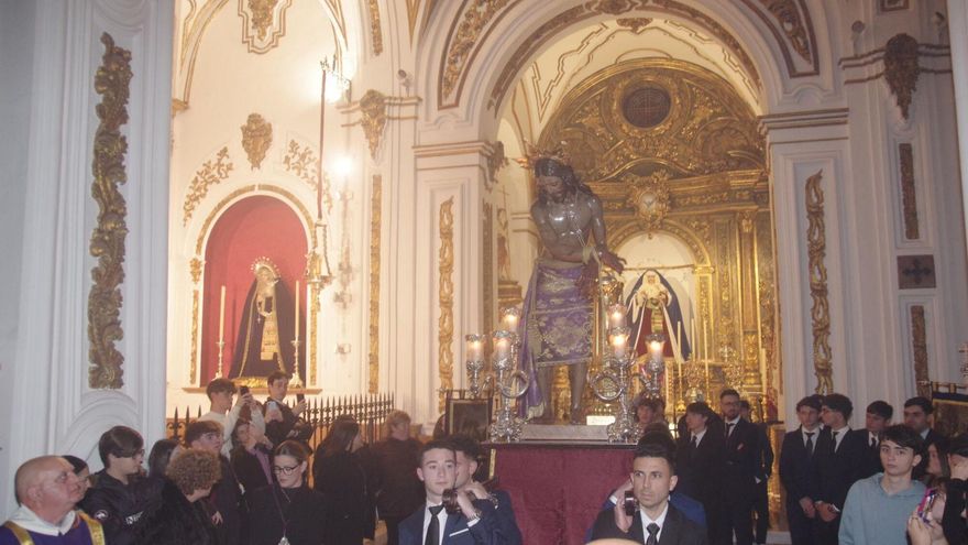 Vía crucis claustral del Señor de la Columna