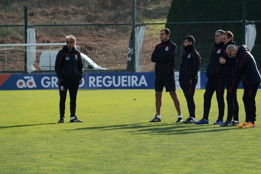 El preparador deportivista, Natxo González, ha facilitado la convocatoria del equipo coruñés tras el entrenamiento de esta mañana.