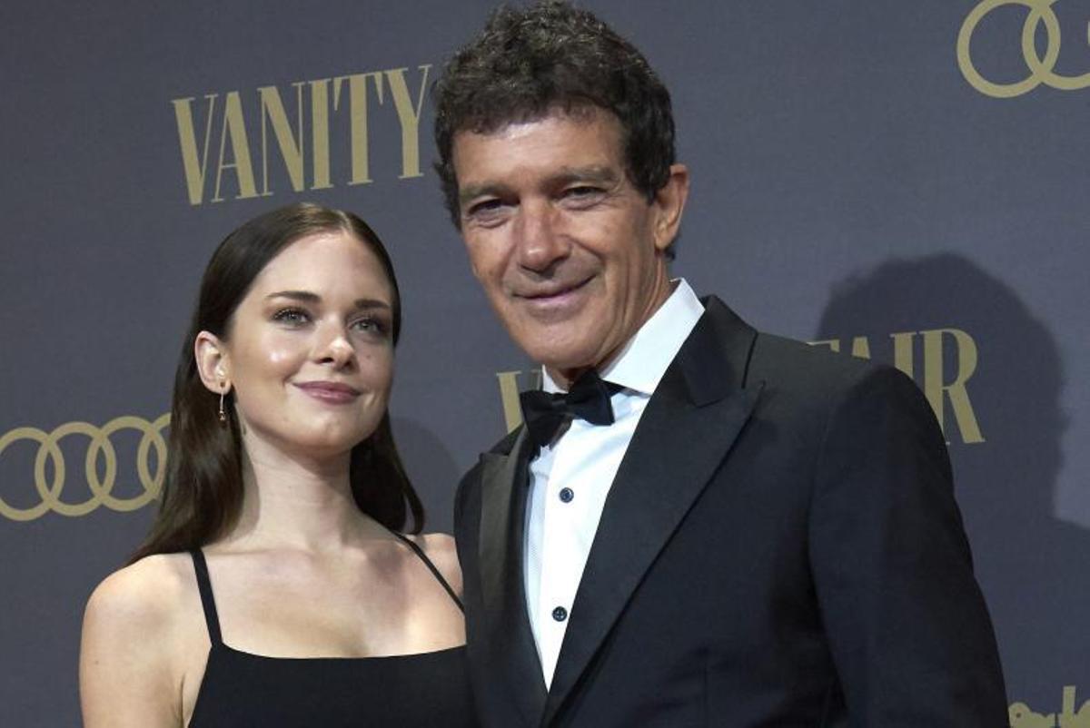 Stella del Carmen y Antonio Banderas, en un photocall. | LA OPINIÓN