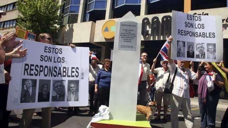 Una de las protestas protagonizadas por los afectados por las cuotas de la CAM.