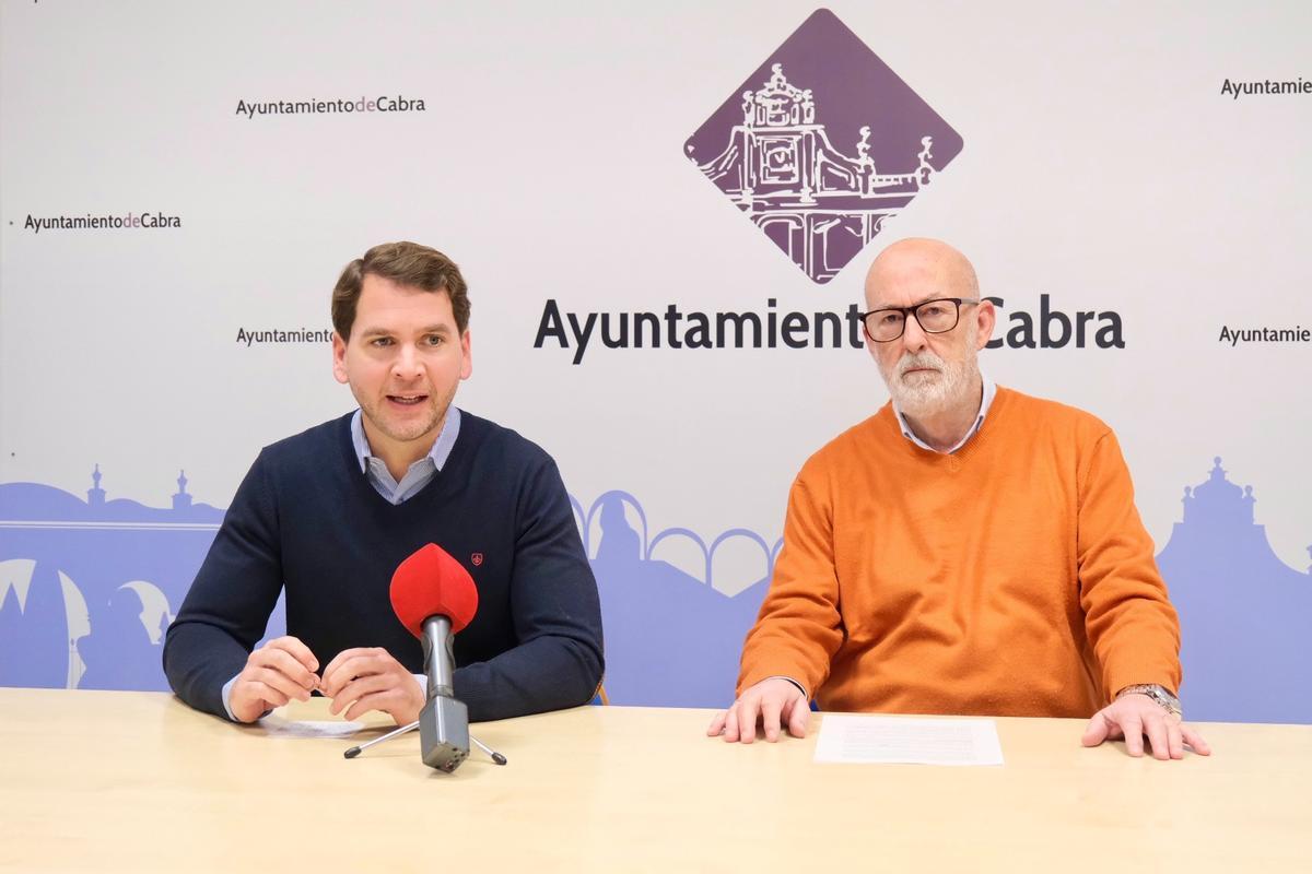 Fernando Priego y Alfonso Vergillos, durante la rueda de prensa sobre la implantación de plantas de energías renovables en Cabra..