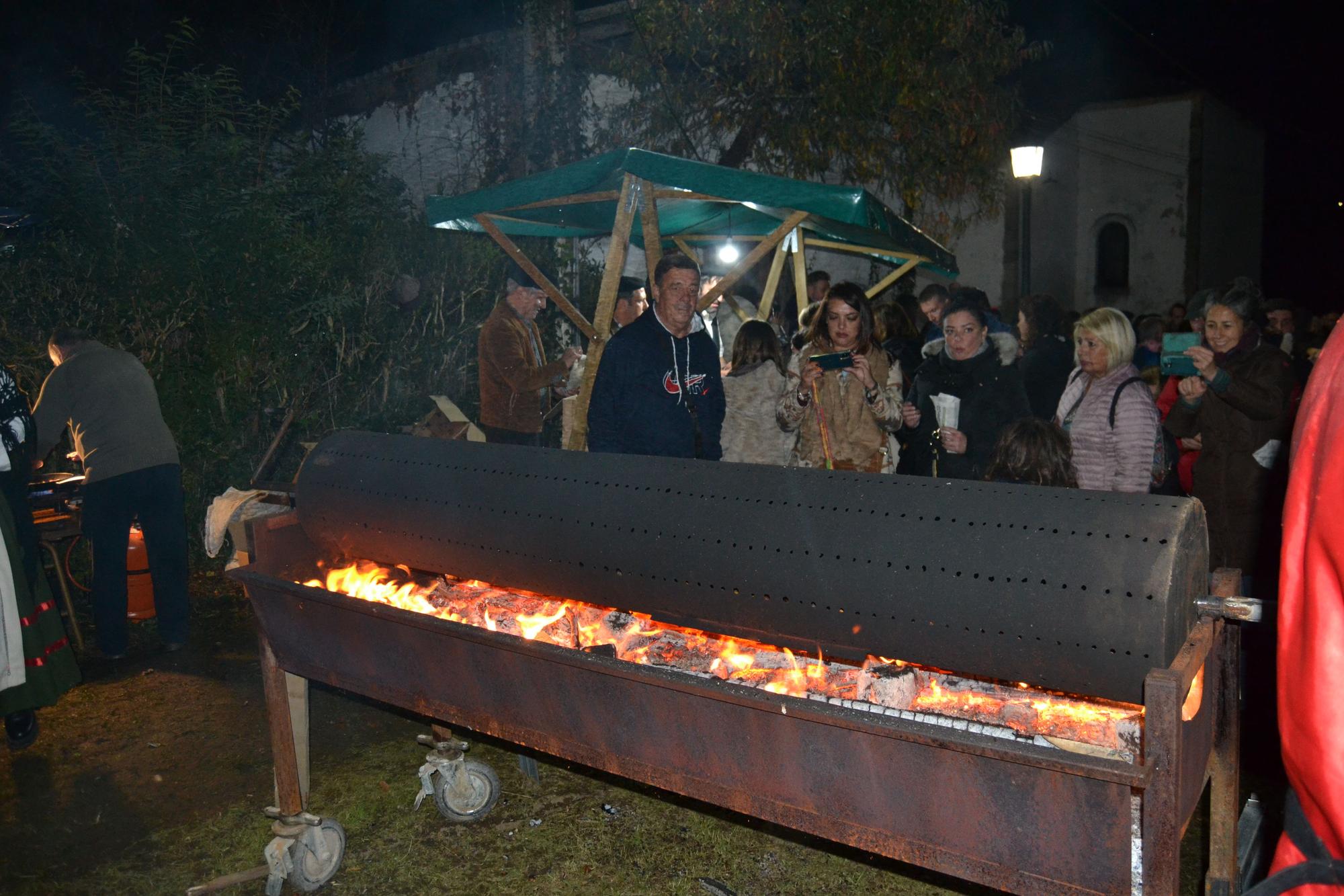 Así vivió la localidad tinetense de Navelgas el Festival del Esfoyon y el Amagosto