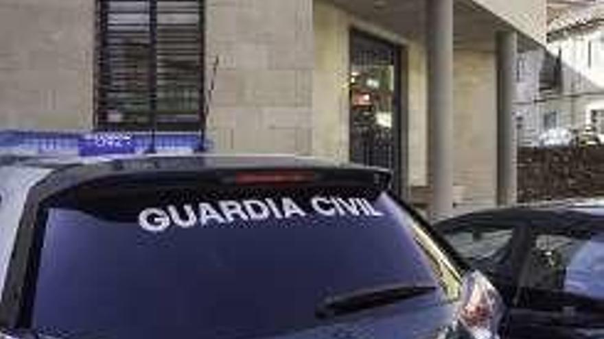 Una patrulla de la Guardia Civil en Benavente juan antonio gil