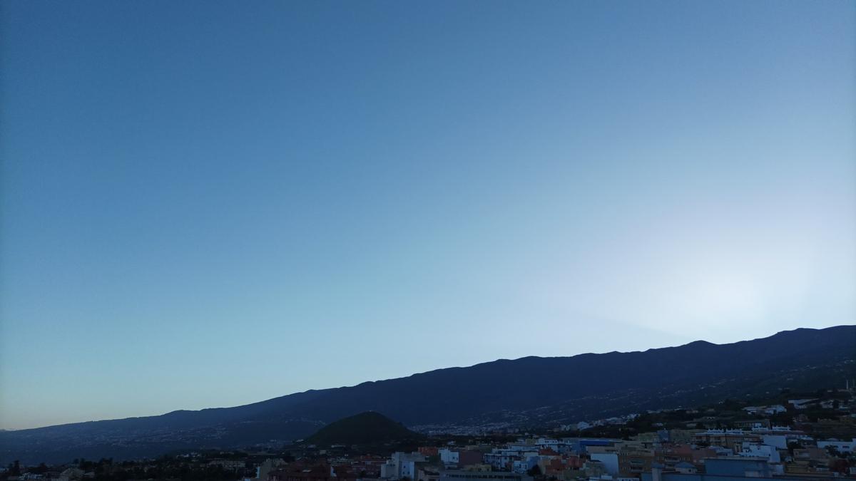 Cambia el tiempo en Canarias: Calima, lluvias y frío a partir del lunes