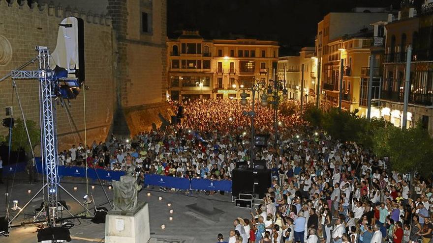 La Noche en Blanco convierte el casco antiguo de Badajoz en un hervidero de visitantes