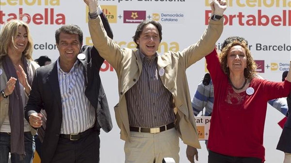 Ester Capella, con una camiseta de color rojo, en un acto de ERC en las pasadas municipales.