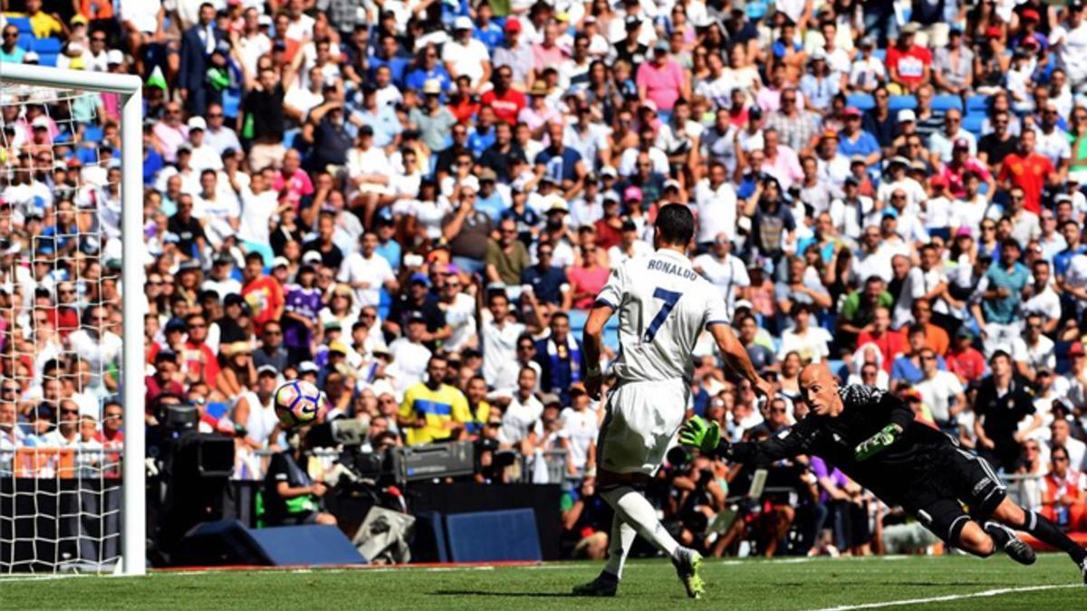 Cristiano solo tuvo que empujar el balón para batir a Nauzet