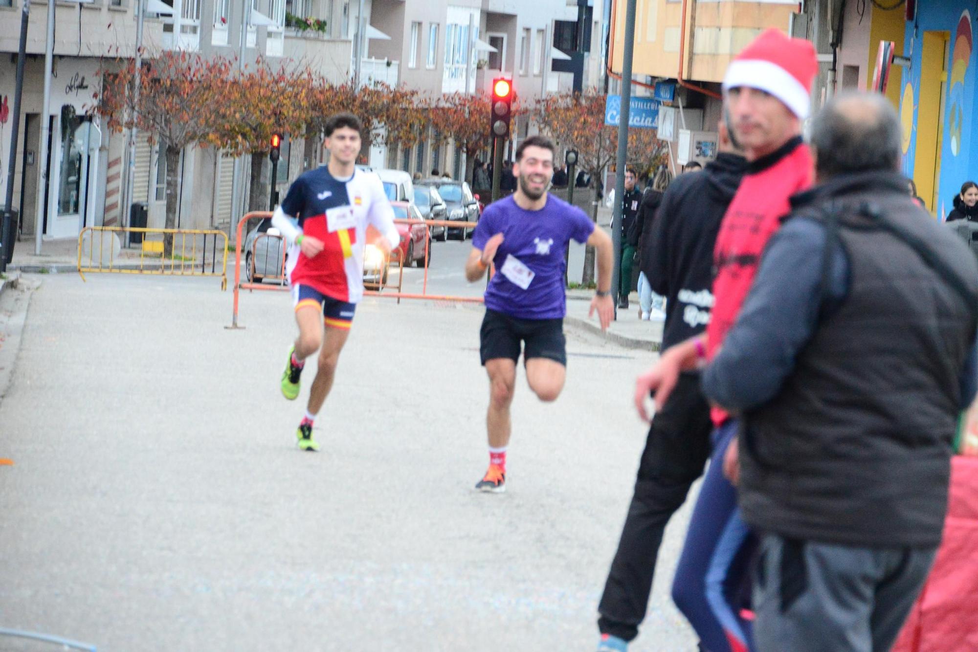 La carrera San Silvestre "Bye bye 2024" de Bueu en imágenes