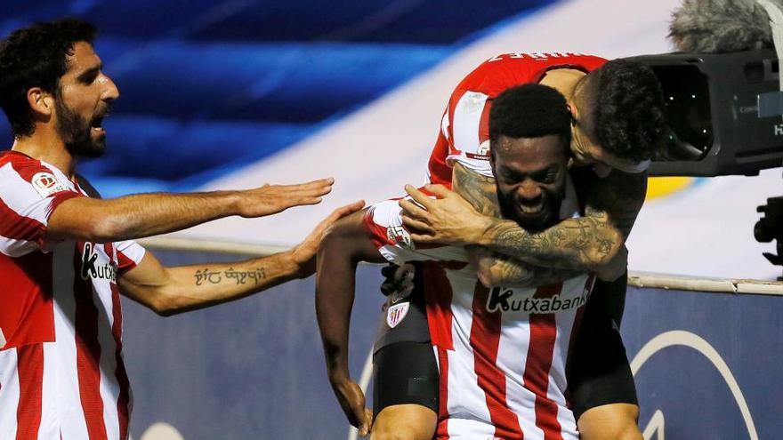 El delantero del Athletic Iñaki Williams celebra el segundo gol ante el Alcoyano