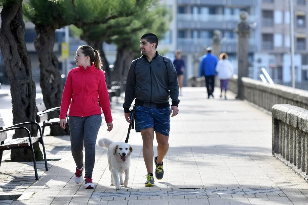 La desescalada llena los paseos de Silgar y Lourido