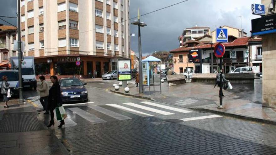 La calle Celleruelo, en Pola de Siero, ayer.