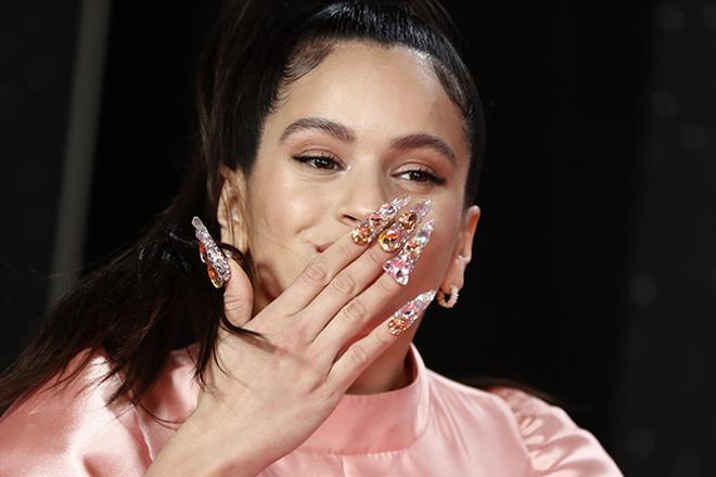 La manicura joya de Rosalía