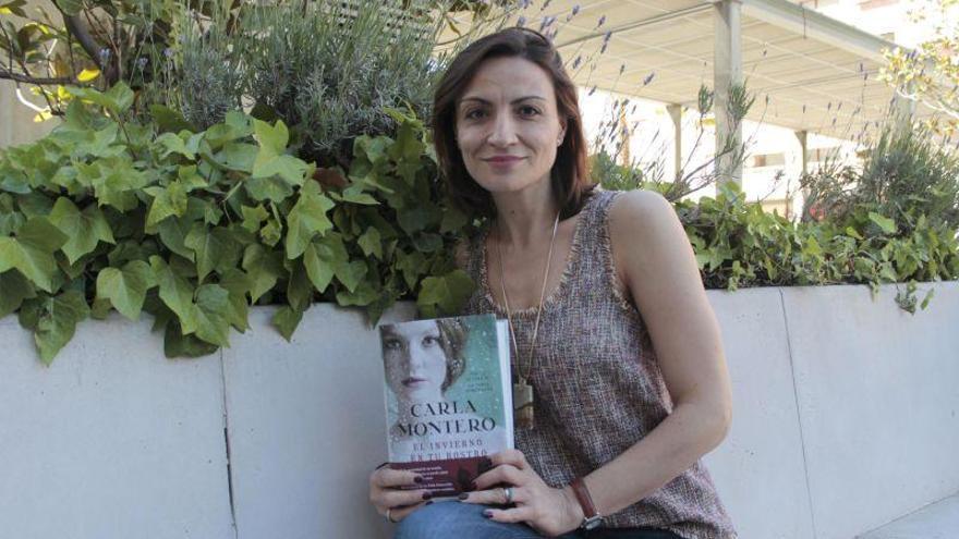 Carla Montero: No es una novela política ni bélica, es una novela humana