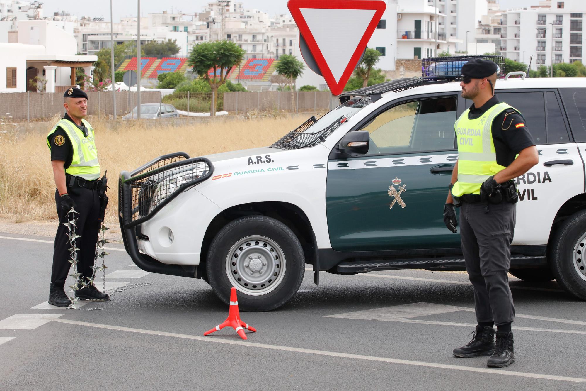 Vigilancia del grupo GAR de la Guardia Civil en Ibiza.