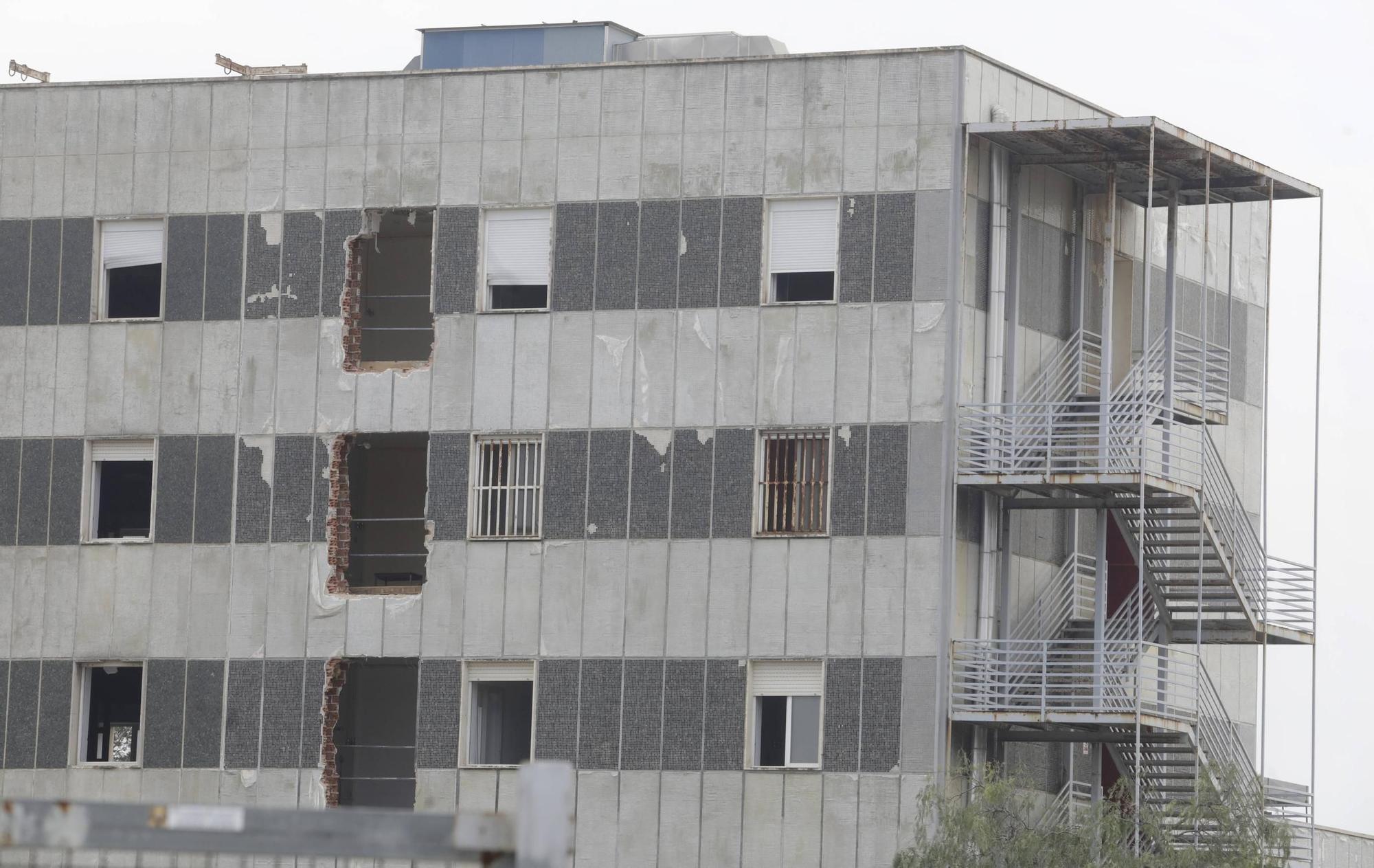 FOTOS: Así van las obras de demolición del antiguo hospital de Son Dureta
