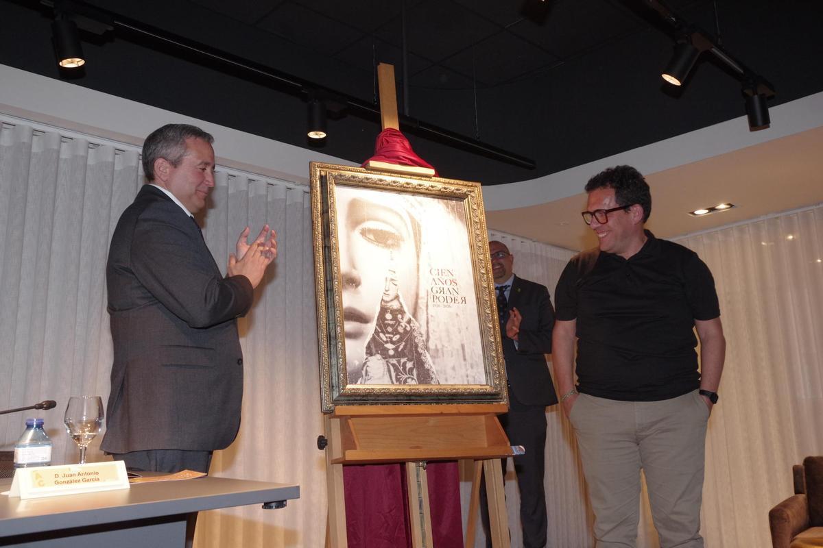 Fotos de la inaguración de la exposición 'Aquella Virgen del Perchel' de la cofradía de la Misericordia