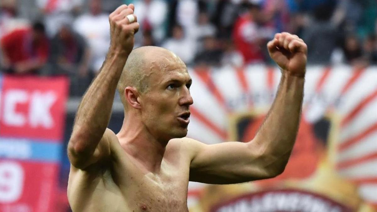 Robben marcó el 4-5 en el descuento de un partido loco