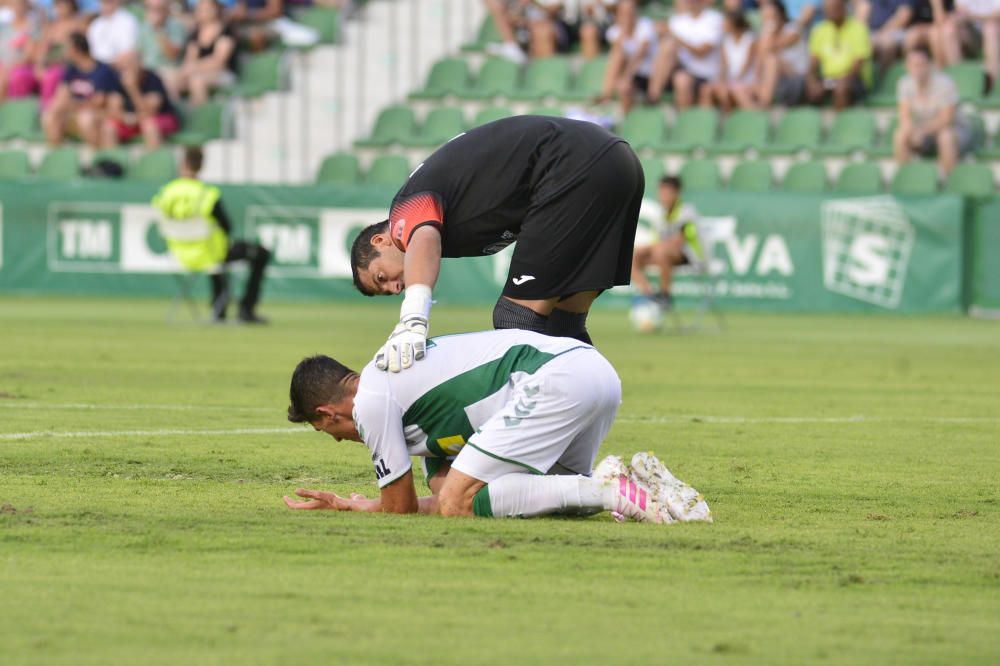 Partido de la primera jornada entre el Elche y el Fuenlabrada