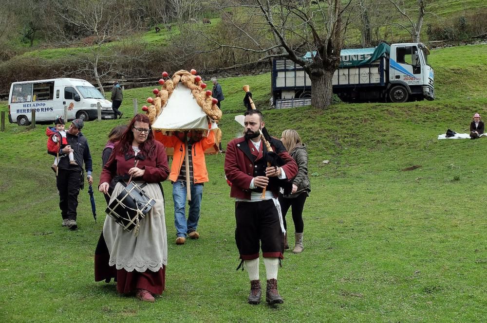 Romería en Piedracea, fiestas de la Flor de Lena