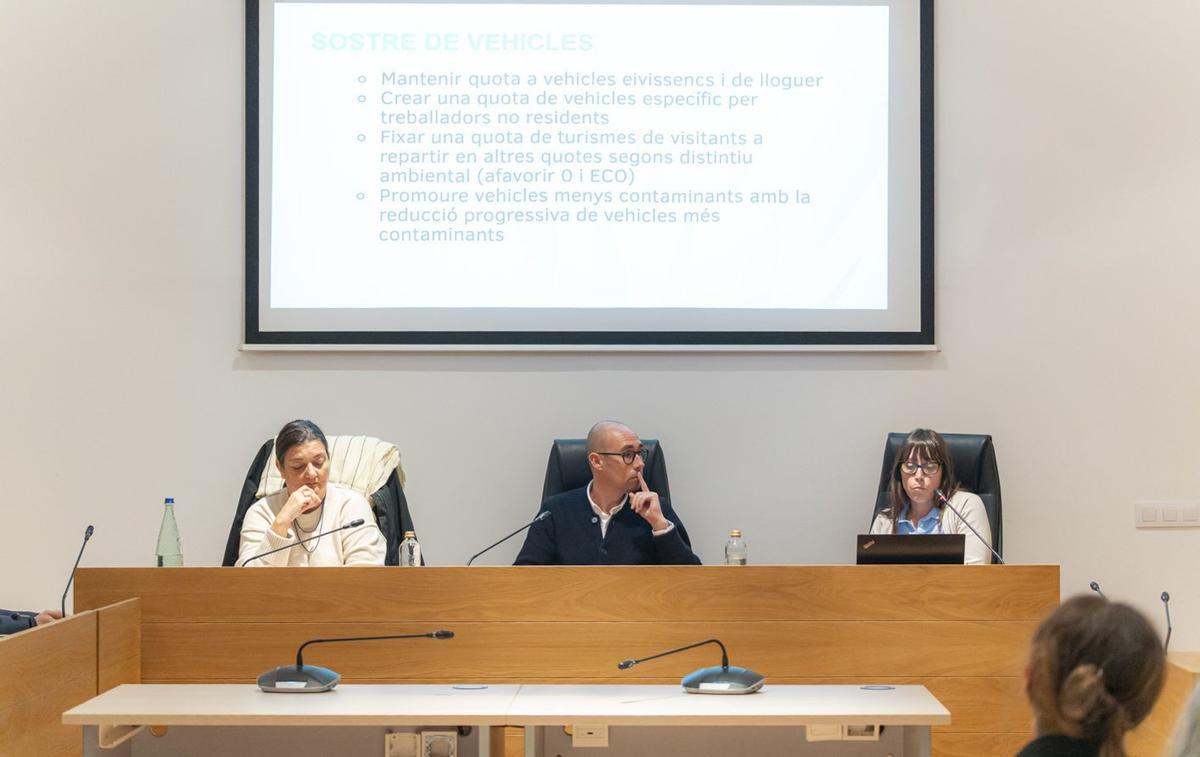 La consellera de Movilidad, Verónica Castelló, durante su intervención en el Consell d’Entitats. | CIF