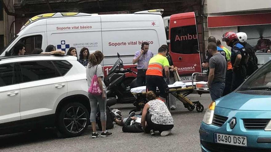 Herido leve un motorista tras una colisión en Pablo Iglesias