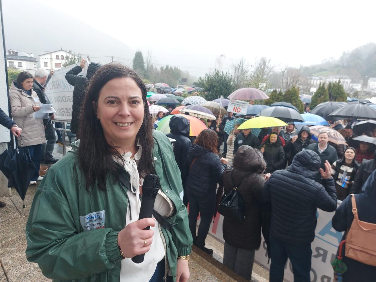En imágenes: Una multitud reclama en Trevías un cambio de ubicación para la depuradora