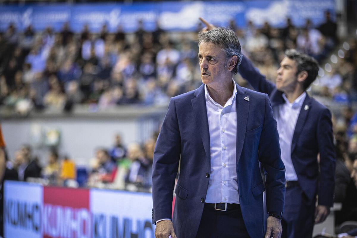 Porfi Fisac, durante un partido de esta temporada de esta temporada en el Coliseum de Burgos.