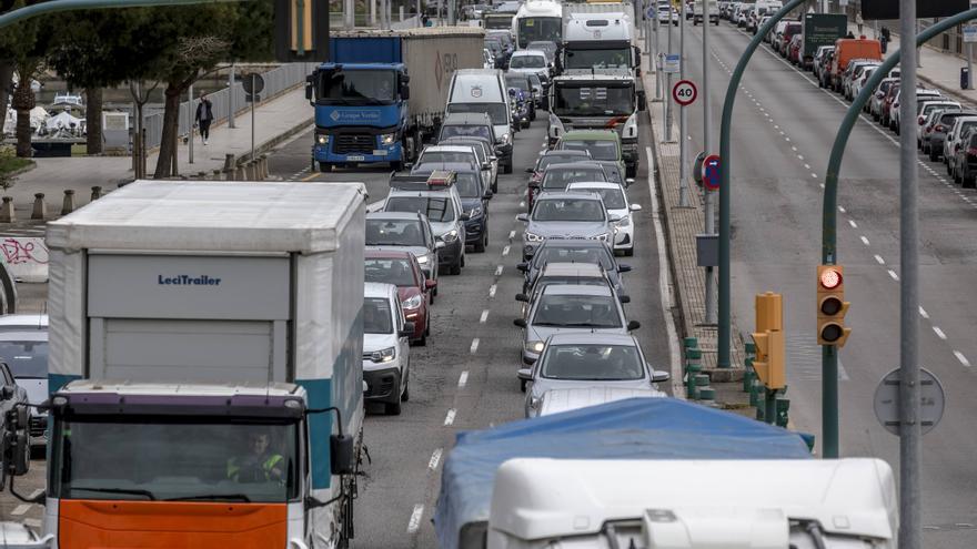 Los sindicatos advierten de que los trabajadores no deben apoyar el paro en transportes