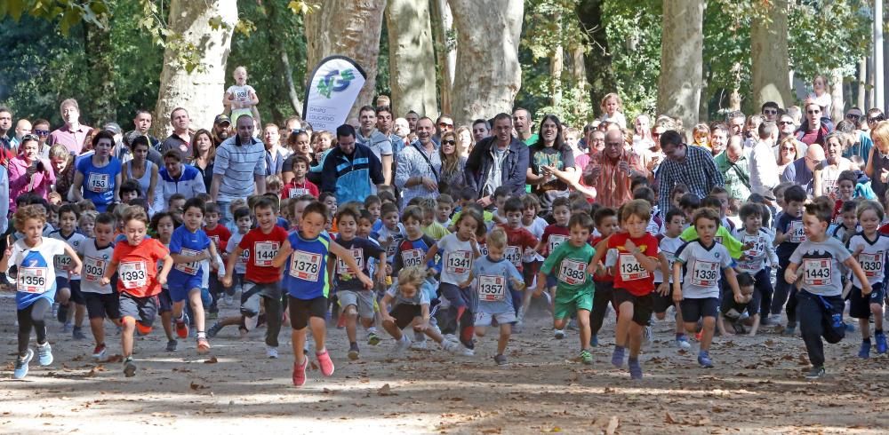 Más de mil niños -muchos acompañados por sus padres y sus madres- participaron en Castrelos en el XXI Cross Escolar-AD Castro San Miguel