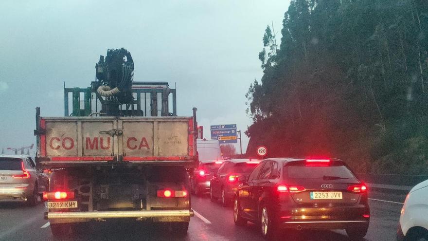 Accidente múltiple en la AP-9 a la altura de San Lázaro: uno de los heridos, hospitalizado en la UCI