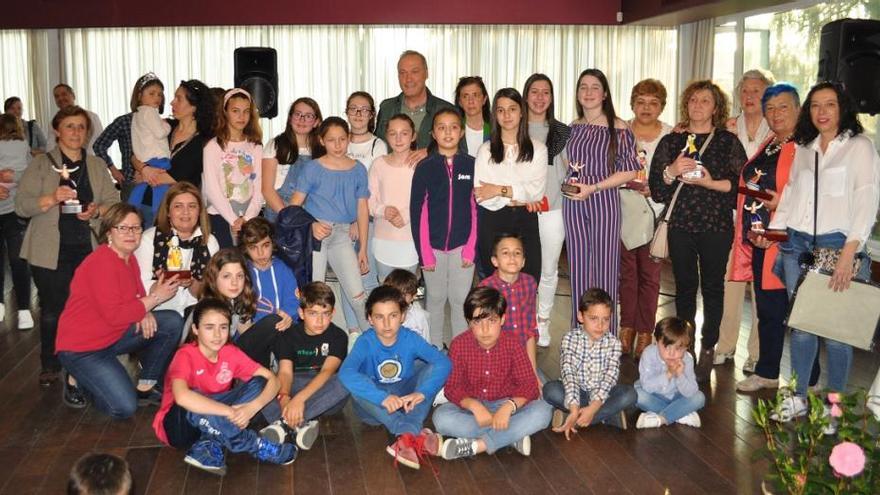 Los ganadores del Certamen de la Camelia, en la clausura de la cita en Soutomaior. / FdV