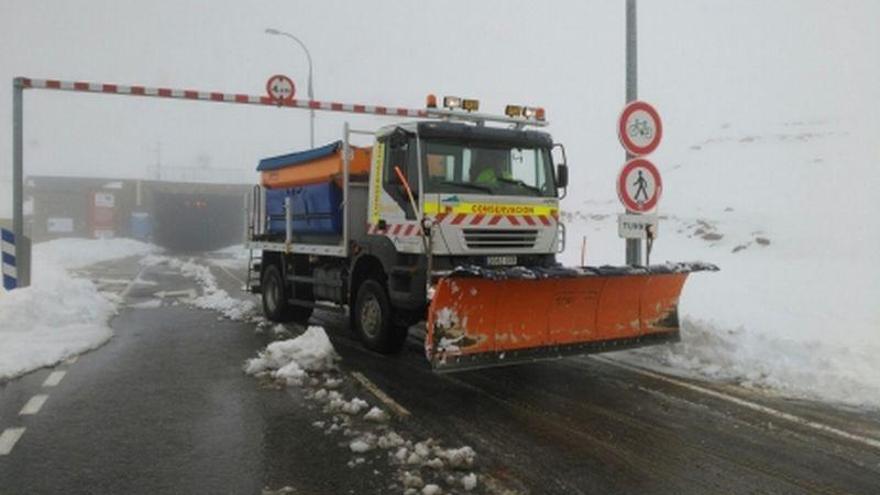 Francia restringe el paso de vehículos pesados a través del túnel de Bielsa
