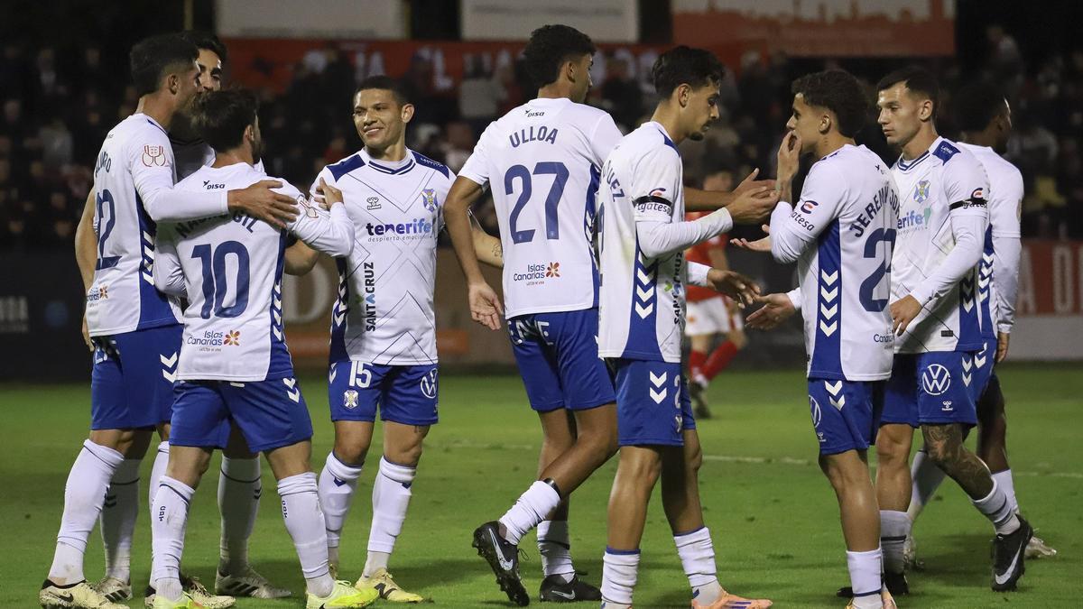 La celebración de los blanquiazules después de eliminar al Alcalá.