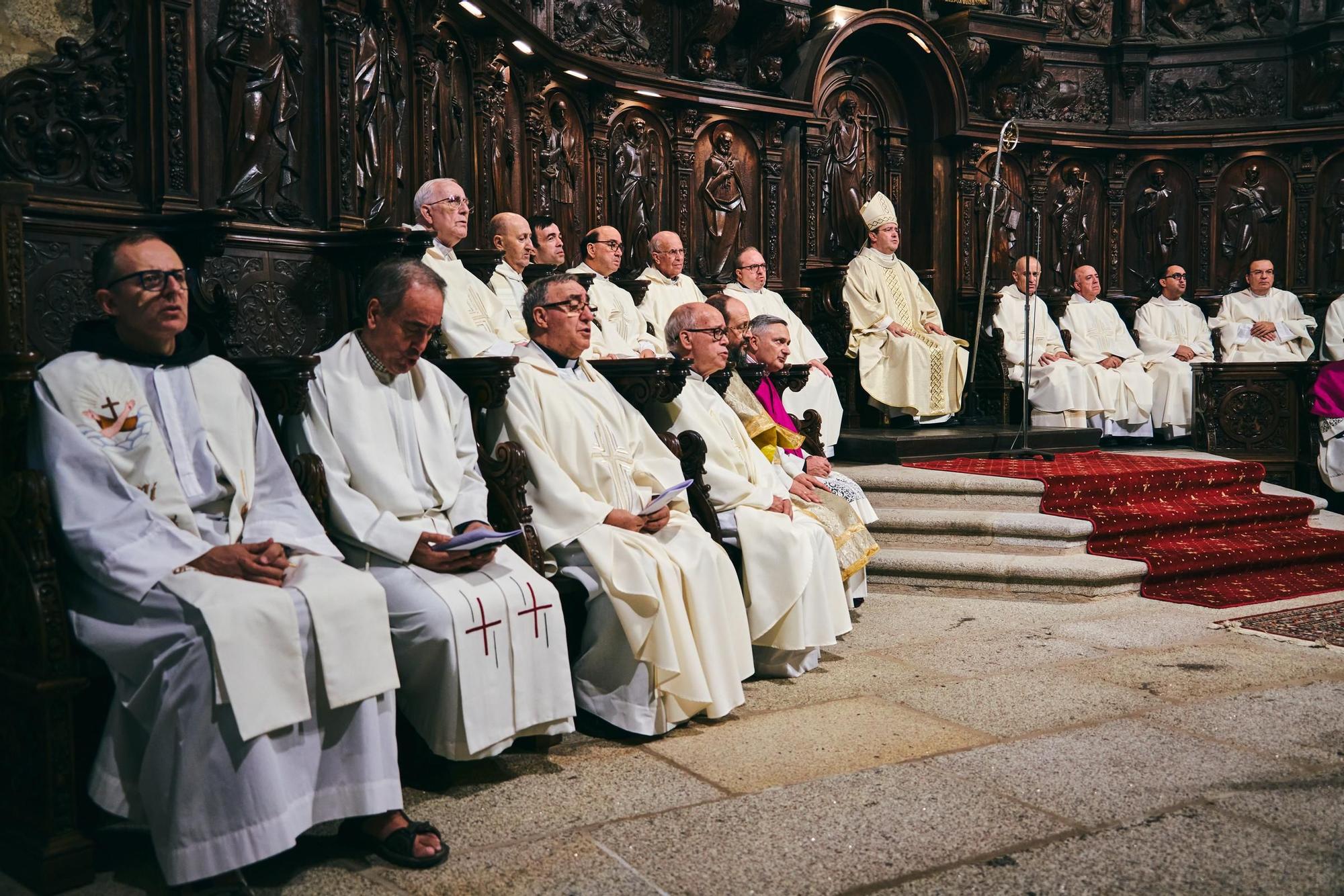 FOTOGALERÍA | Así fue la apertura de la Puerta Santa en la concatedral de Santa María de Cáceres