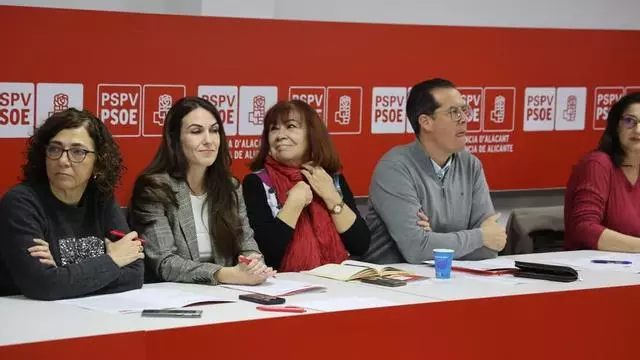La presidenta del PSOE, Cristina Narbona, participa en la ejecutiva de los socialistas de Alicante